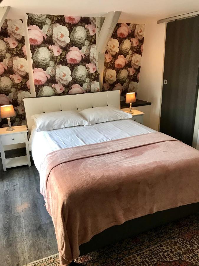 Les Chambres D'Hotes Chez Alisa Et Daniel Сарла-ла-Канеда Экстерьер фото