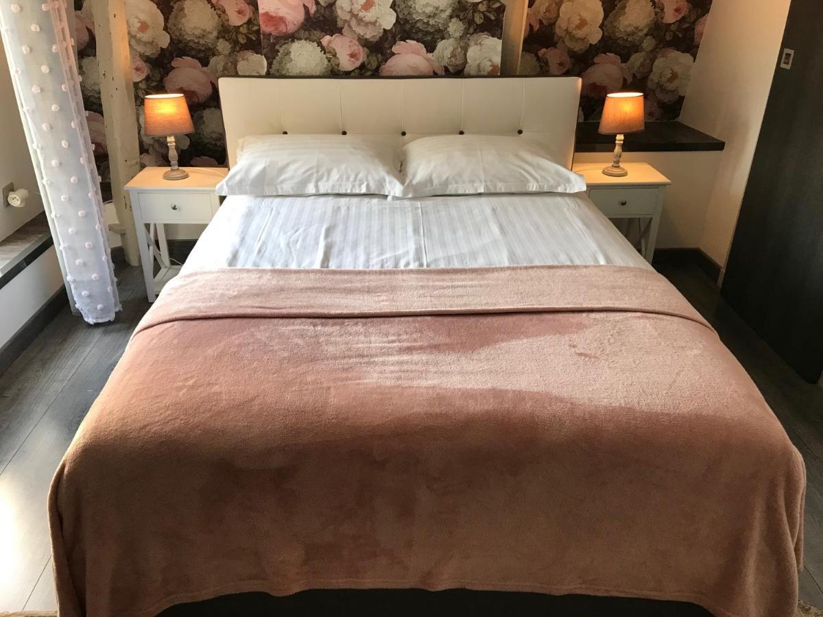 Les Chambres D'Hotes Chez Alisa Et Daniel Сарла-ла-Канеда Экстерьер фото